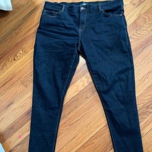 LuLaRoe skinny jeans size 38 EUC Essential wash